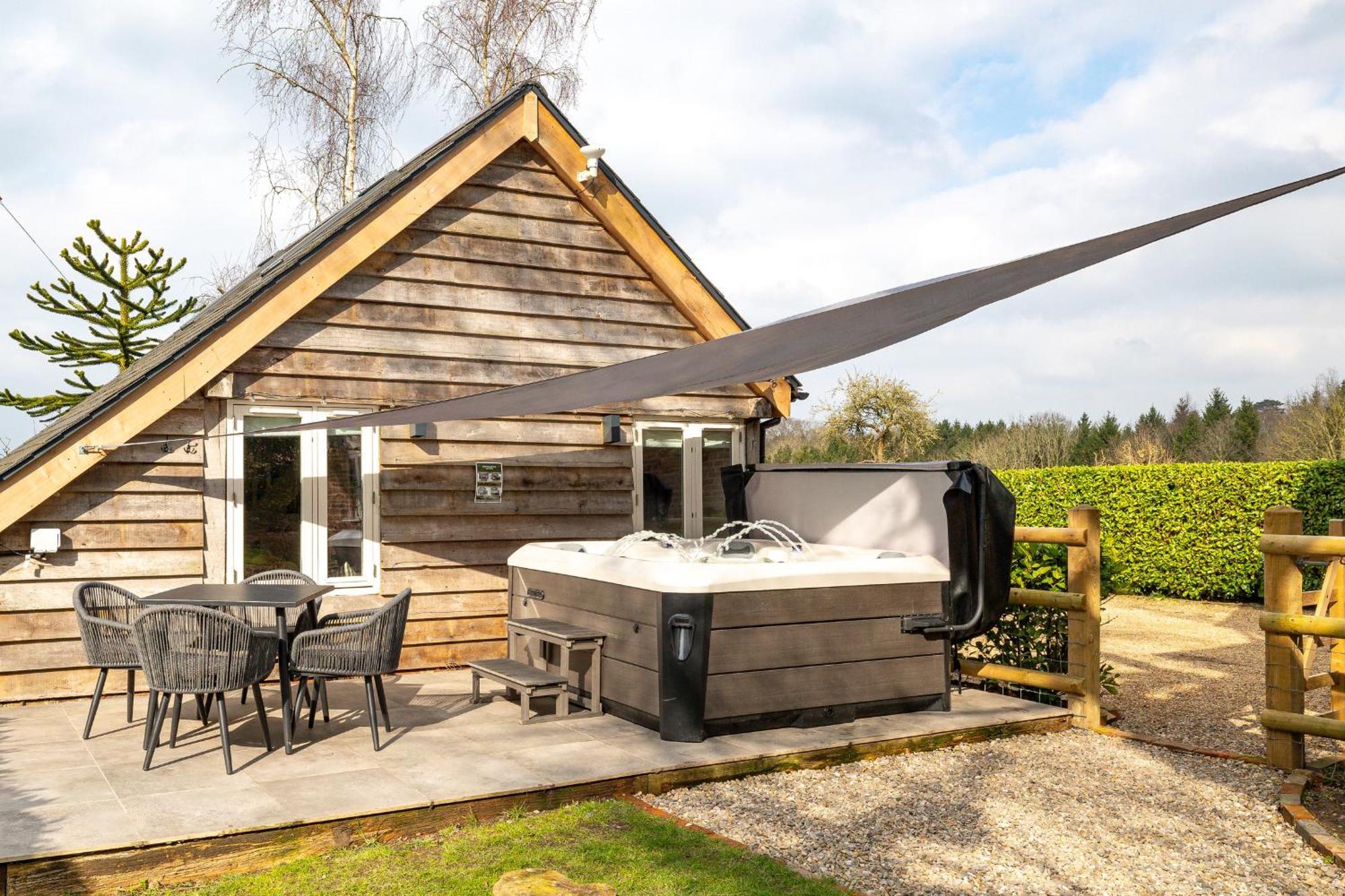 위트처치 Oak Tree Hideaway 빌라 외부 사진